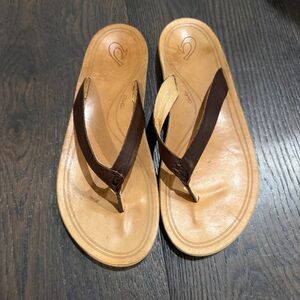 OluKai Tan Footbed with Dark Brown Leather Thong Sandals